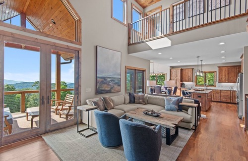 Sugar Mountain House | Grandview Pointe - Luxury on Sugar, hot tub, game room