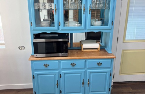 Monroe House | Granny’s House - 100 year old cabin revived as your perfect vacation home.