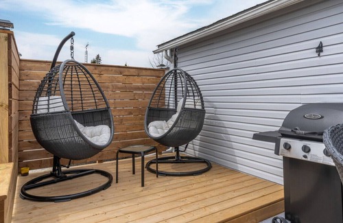 Wellington House | Grapevine Cottage at The Birch