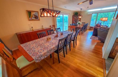 West Jefferson House | Grapevine Retreat