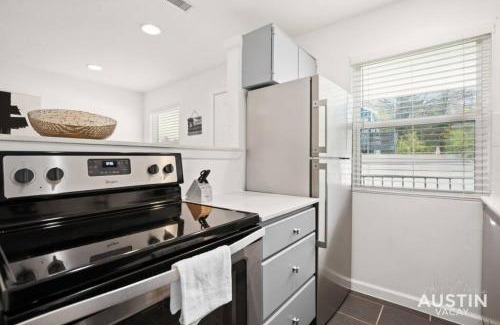 Clarksville House | Great Clarksville Condo Near W 6th plus Free Parking