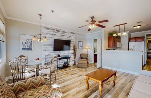 Huddleston Condo | Great condo with lake/mountain views, pools, gym, tennis & beach access