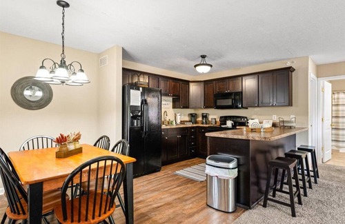 Lakeside Estates House | Great Escape is Waterfrnt, 9 bdrms, perfect for family vacations and holidays