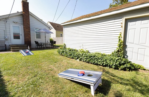Ferndale House | Great for families, 2 full bathrooms. Walkable to Downtown Ferndale.
