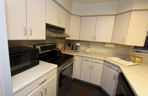 Cottonwood Heights Condo | Great location, quick drive to Snowbird Alta, Brighton Solitude, walk to dinner