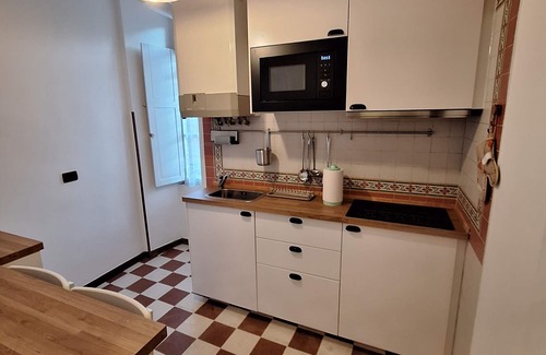 Celio Apartment | Great Location Across from the Colosseo Free Wifi Apt Fernando