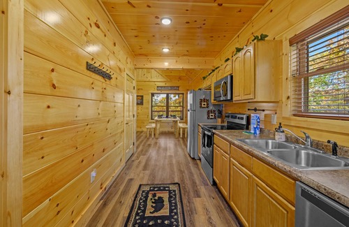 Pigeon Forge Cabin | Great Location! Heart of Pigeon Forge. Dog Friendly, Hot tub, Pool Table!