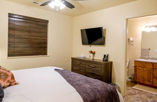 Moab South Valley House | Great Moab Family Getaway - Sleeps 4 and very roomy! Close to trails & downtown