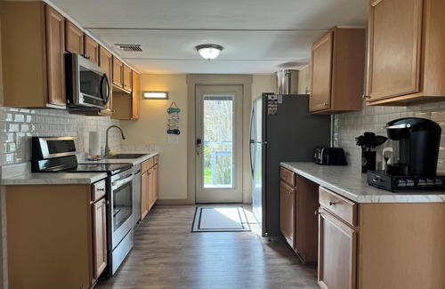 Point Judith House | Great Point Judith location! NewlyRenovated! Air Conditioned! Read our reviews!