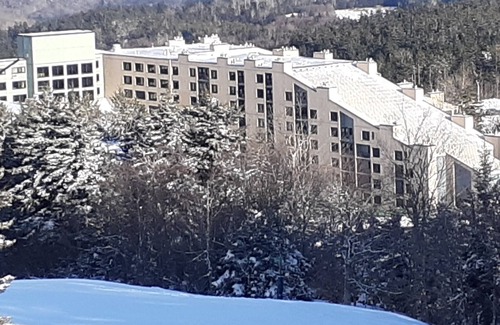 Snowshoe Apartment | GREAT Rates! STAY A WEEK FOR 30% OFF at Silver Creek Studio . Many Amenities!