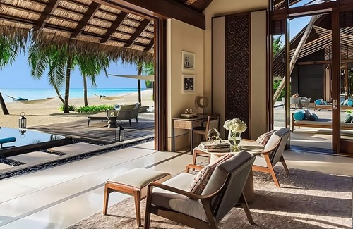 Reethi Rah Hotel | Great Relaxing Overnight Stay! Beach View w/Private Pool and Indoor Spa Tub!