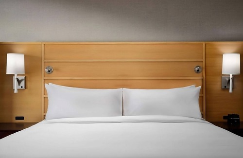South Redondo Hotel | Great Value! Pet-Friendly Comfort Close to Venice Beach Boardwalk