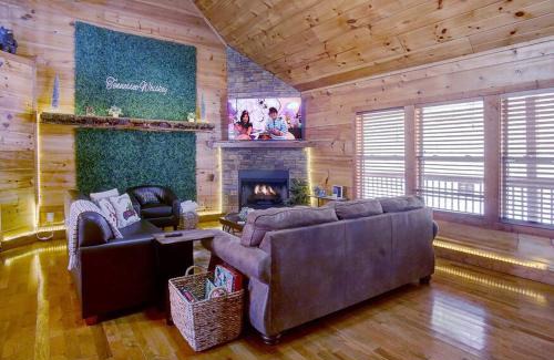 Wears Valley House | Great views-King beds-WIFI-ample parking-games