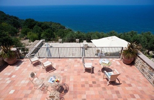 San Marco di Castellabate Villa | Great villa with pool. 400 metres from beach. Cilento, Apulia