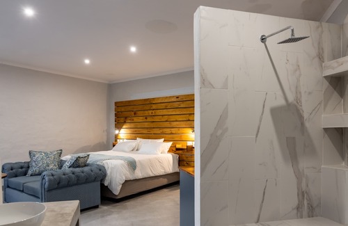 Redhill House | Greek Villa, suites with full buffet breakfast included.