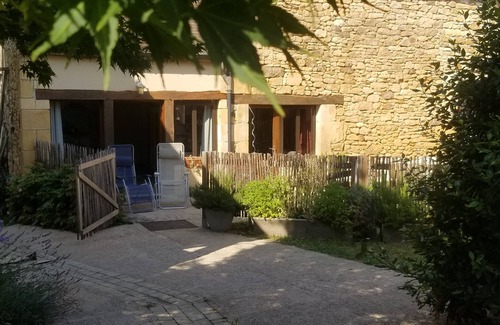 Saint-Julien-de-Lampon Apartment | Green break in Périgord Noir 4*