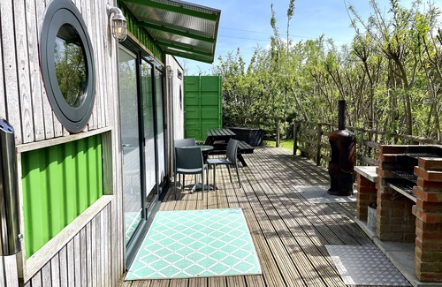 Brightlingsea Cottage | Green CargoPod - sleeps 2 adults only or 2 adults and 2 kids