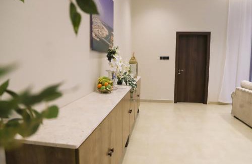 Buraimi House | Green gate