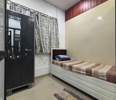 IIT Area House | green house dormitory