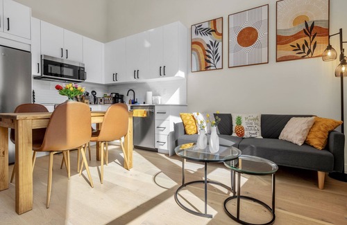 Roosevelt House | Green Lake 2B2B, A/C, close to UW & Lightrail