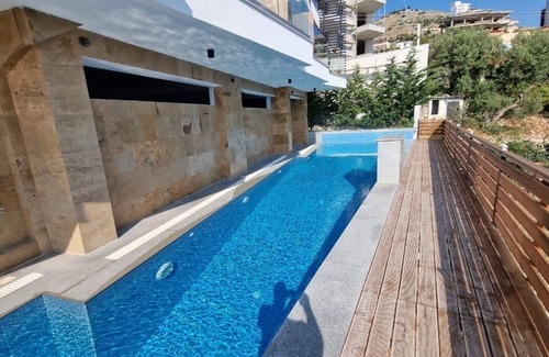 Sarande Apartment | Green Luxe Apartment 2-bedroom apartment with WiFi, AC in peaceful Saranda