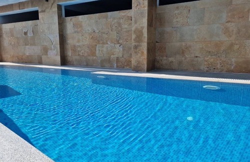 Sarande Apartment | Green Luxe Apartment 2-bedroom apartment with WiFi, AC in peaceful Saranda