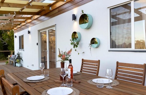 Victor Harbor House | Greenhills Guesthouse
