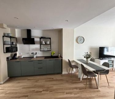 Barrio de la Villa Apartment | Greenhouse