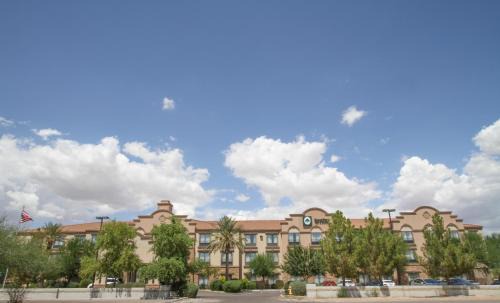 Florence Hotel | GreenTree Inn and Suites Florence, AZ