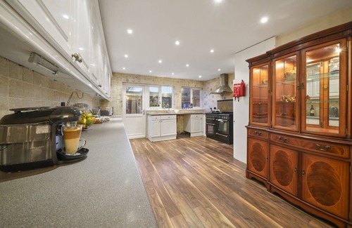 Sidcup House | Greenwich Manor Gorgeous Hideout in Central Location