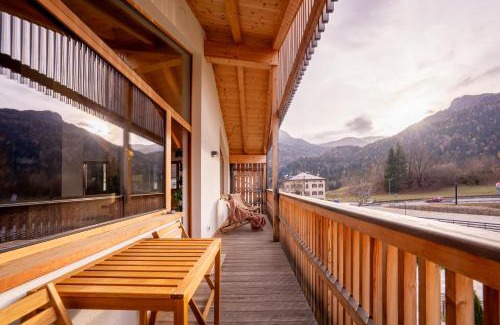 Vodo Cadore Apartment | GreenWood Chalet - Spacious Alpine Retreat with Mountain Views