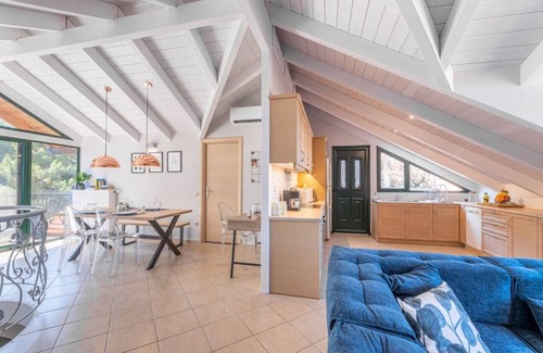 Agia Anna Beach Apartment | Gregory's loft (100 meters from the beach)