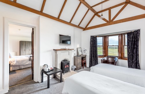 Montrose Hotel | Grey Harlings