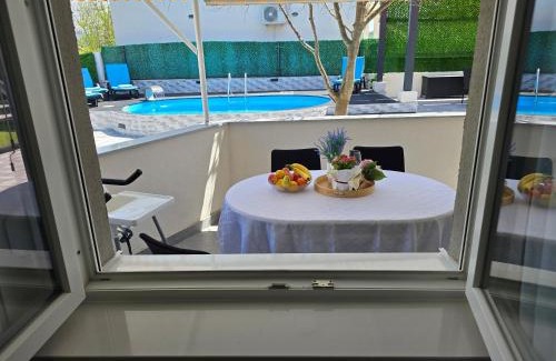 Drnis House | Grey House with heated pool Kričke Drniš