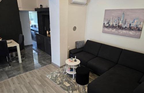 Drnis House | Grey House with heated pool Kričke Drniš