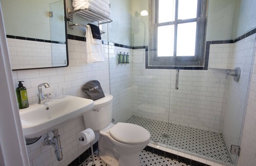 Tyler Hotel | Greyhound Inn - Classic Double Suite