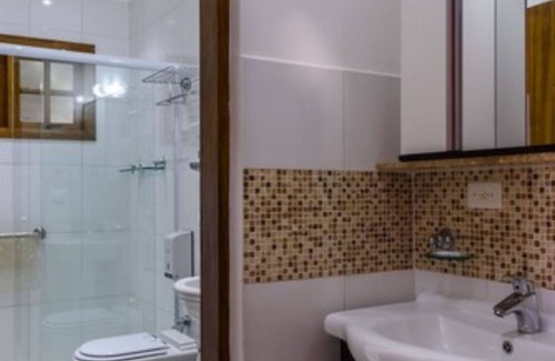 Vila Everest Hotel | Griffin Phillips Boutique