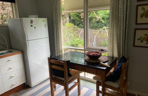 Manuka Apartment | Griffith Gallery Flat