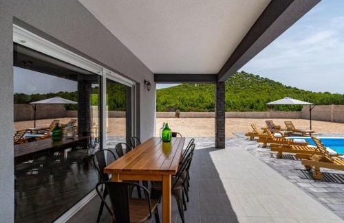 Stankovci Villa | Grigia Comfortable holiday residence