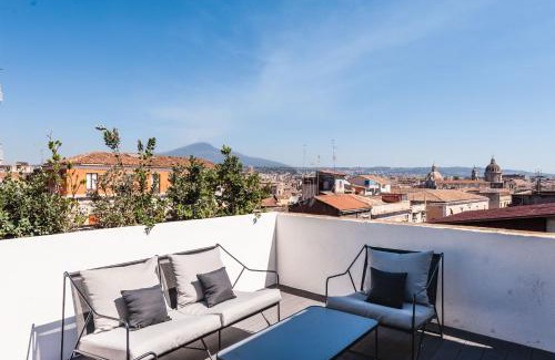 Borgo-Sanzio Apartment | Grimaldi Apartments with terrace by Wonderful Italy