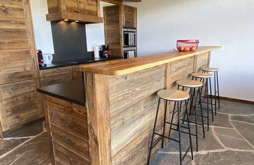 Saint-Pierre-de-Clages Apartment | Grimpeur 9 ski in/out, Spa Access