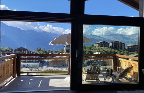 Saint-Pierre-de-Clages Apartment | Grimpeur 9 ski in/out, Spa Access