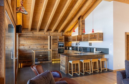 Saint-Pierre-de-Clages Apartment | Grimpeur luxury duplex, Spa Access, in front of th