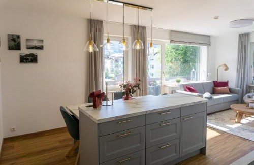 Sonthofen Apartment | Große helle moderne Wohnung mit Balkon und Aussicht HBS