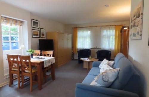 Fedderswarf Apartment | Große Warf mit Rasenfläche