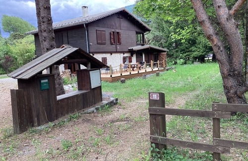 Barcelonnette Ski Chalet | Ground floor chalet in Barcelonnette with terrace, garden, parking, boules pitch