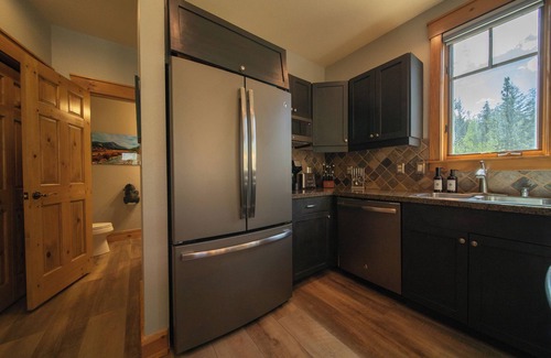 Keystone House | Ground-Floor Townhome with Amazing Mountain Views!