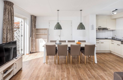 Bruinisse Villa | Group accommodation for 10 persons