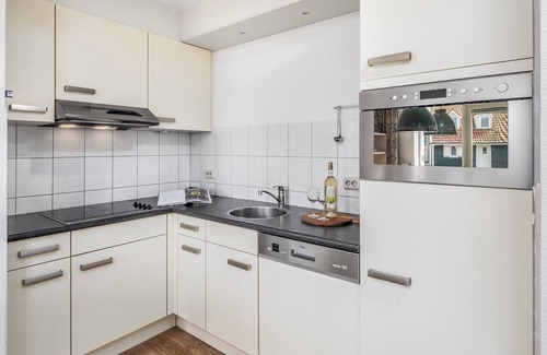 Bruinisse Villa | Group accommodation for 10 persons