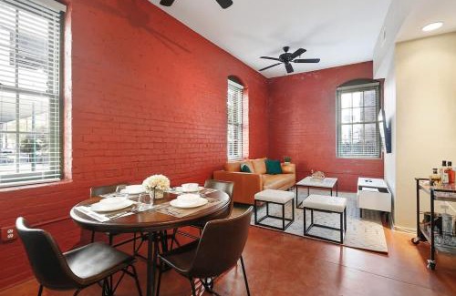 Arts/Warehouse District Apartment | Group Getaway - 2 Modern 3BR-2BA Warehouse Flats - 6 Bedrooms & 4 Baths Total